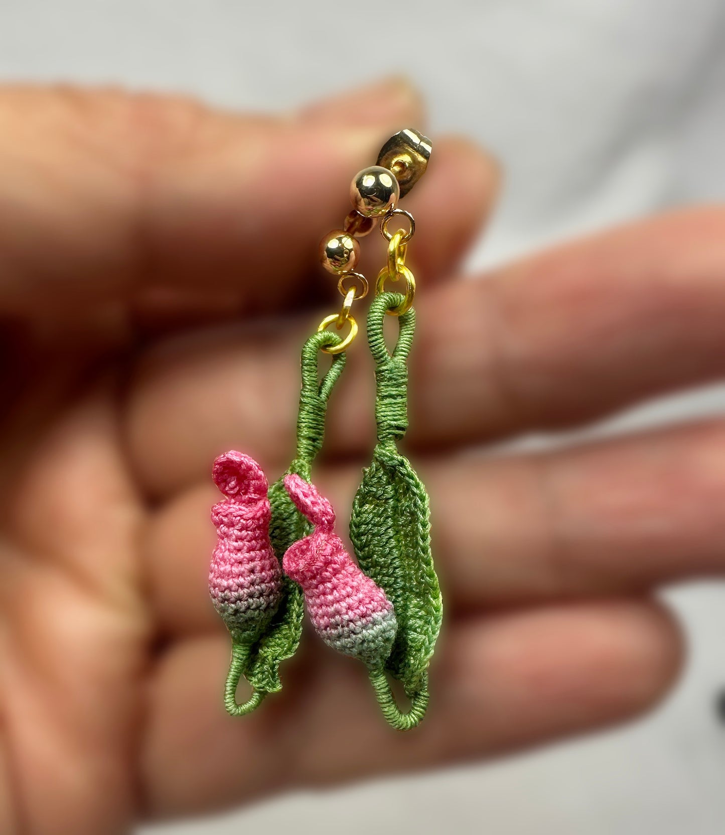 Micro Crochet Nepenthes Earrings – Handmade Pitcher Plant Earrings | Lightweight Botanical Jewelry | Unique Gift for Plant Lovers