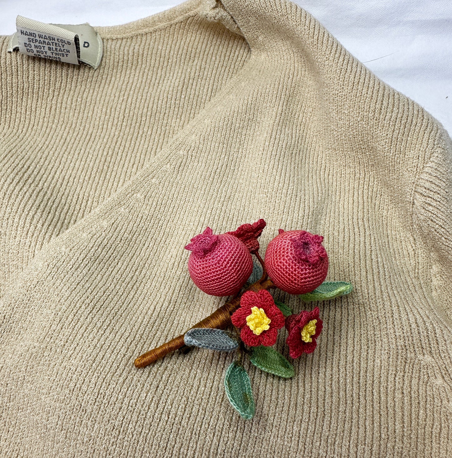 Micro Crochet Pomegranate Brooch – Handmade Tiny Fiber Art Pin, Nature-Inspired Gift for Women